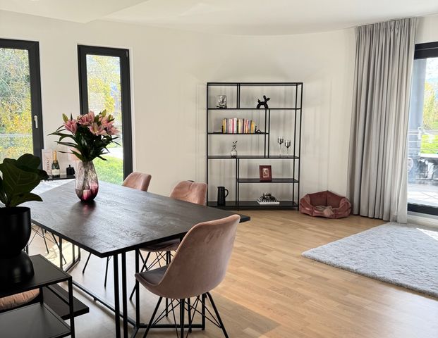 Wohnen am Fluss: Exklusive Neubau-Wohnung mit Balkon und Blick ins Grüne - Foto 1