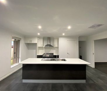 7 Baxter Court, Lavington, NSW 2641 - Photo 1