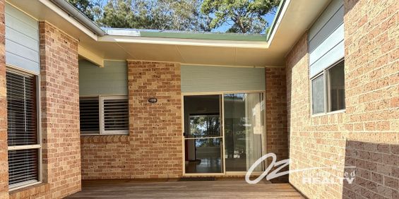 Stunning Waterfront 3-Bedroom Home - Photo 3