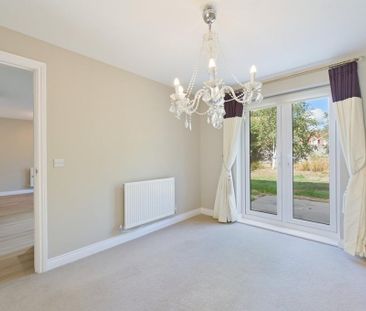 5 bedroom detached house to rent - Photo 2