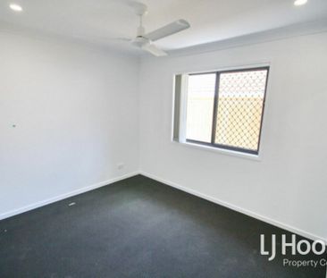 Quiet Street - Walk to Buxton Parkland - Two Living Zones - Photo 1