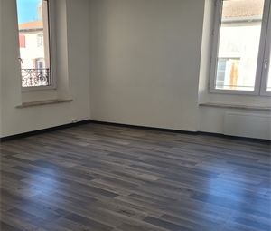 Location Appartement 5 pièces 90m² - Photo 3