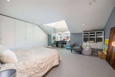 Timeless period house, brilliantly re-imagined, designed and finished. - Photo 3