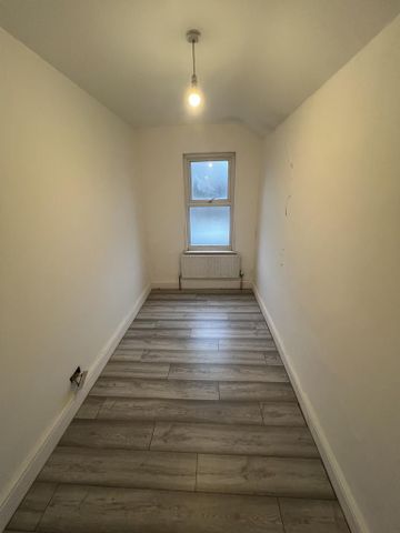 3 bedroom flat to rent - Photo 3