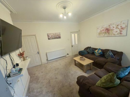 4 bedroom house to rent - Photo 1