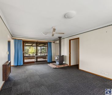 PEACEFULLY SET FAMILY HOME - Photo 2