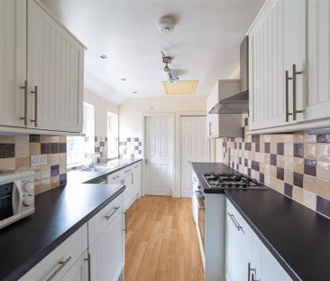 3 bedroom maisonette to rent - Photo 5