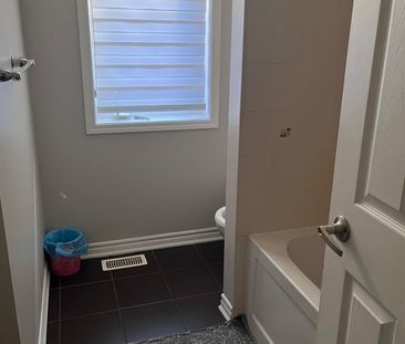 For Lease - 12 Meadowcrest Lane, Brampton, Ontario - Photo 2