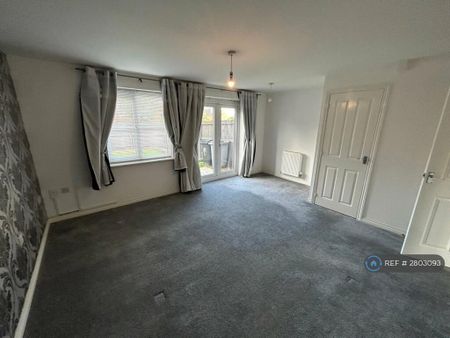 3 bedroom semi-detached house to rent - Photo 2
