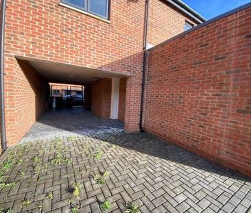 Woking, Surrey, GU22 - Photo 2