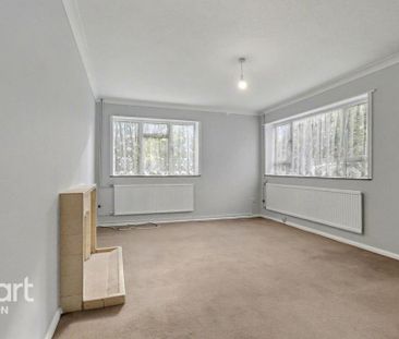 3 bedroom detached house to rent - Photo 2