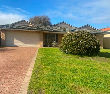 Spacious family home in Geographe - Photo 4