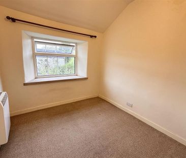 2 bedroom semi-detached house to rent - Photo 4