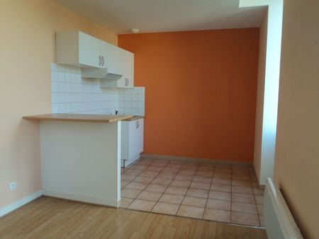 Location Appartement 2 pièces 33m² COGNAC 16100 - Photo 2