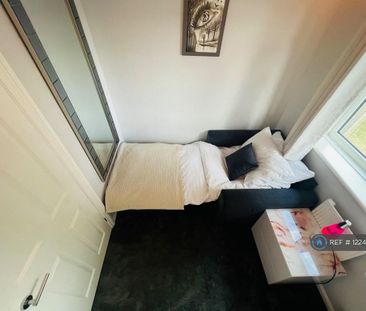 3 bedroom terraced house to rent - Photo 6