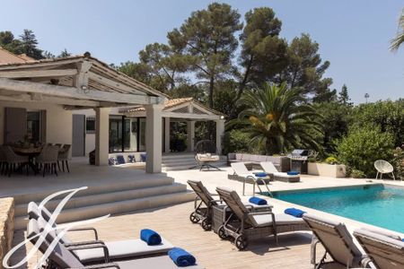 Maison à louer Mougins, Cote d'Azur, France10 000 EUR / Mois - Photo 3