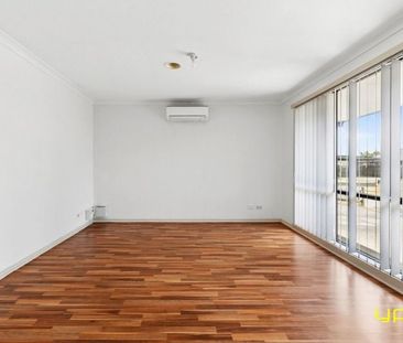 Charming Family Home in Cranbourne West - Photo 1