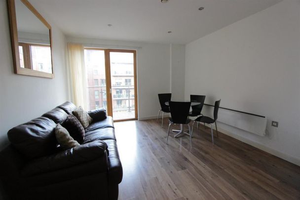 1 bedroom Flat To Let - Photo 1