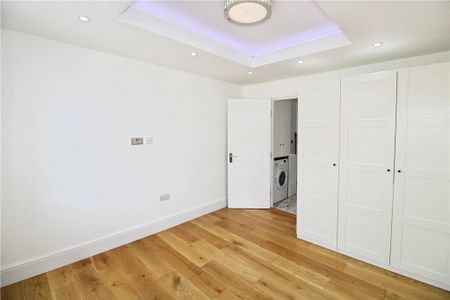 Garratt Lane, London, SW18 4ST - Photo 2