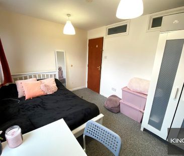 6 bedroom flat to rent - Photo 4