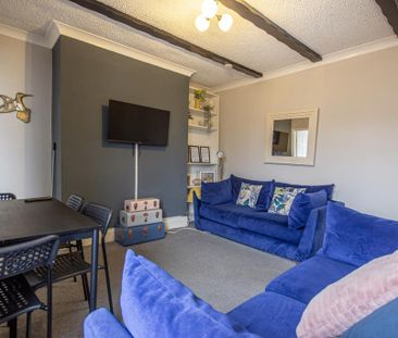 3 bedroom flat to rent - Photo 5