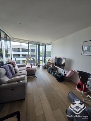 Stylish & Spacious 2 bedroom next to Brisbane River - Photo 1