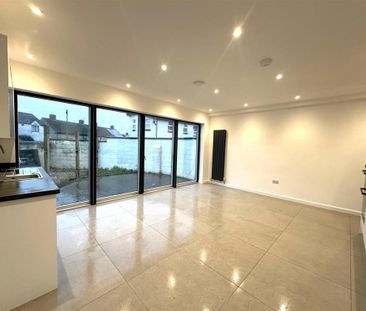 3 bedroom maisonette to rent - Photo 2