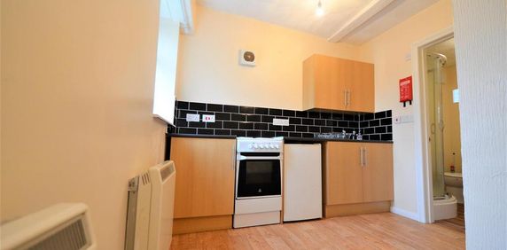 Studio to rent - Photo 2