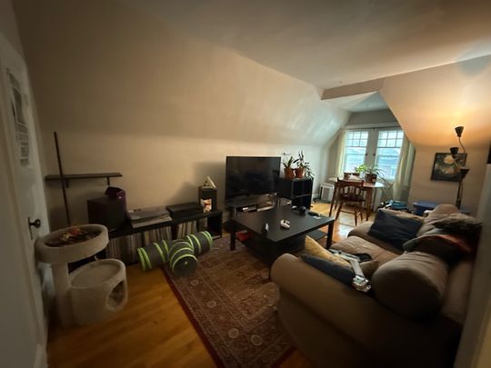 240 Powell - Photo 1