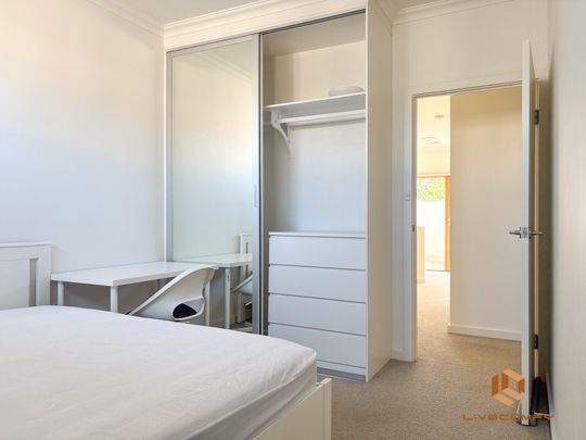 College Park - Photo 1