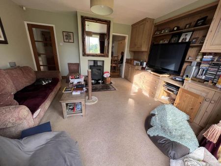 6 bedroom detached house to rent - Photo 3