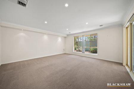 76 Rosewood Glen, Jerrabomberra NSW 2619 - House For Rent | Domain - Photo 5