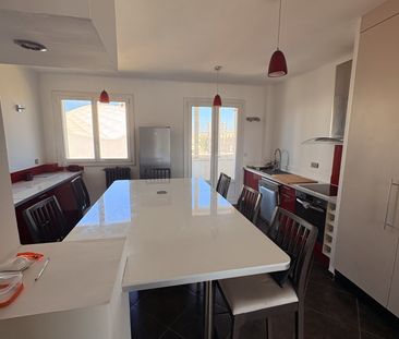 Location Appartement 3 pièces 85m² MARSEILLE 9ème - Photo 4