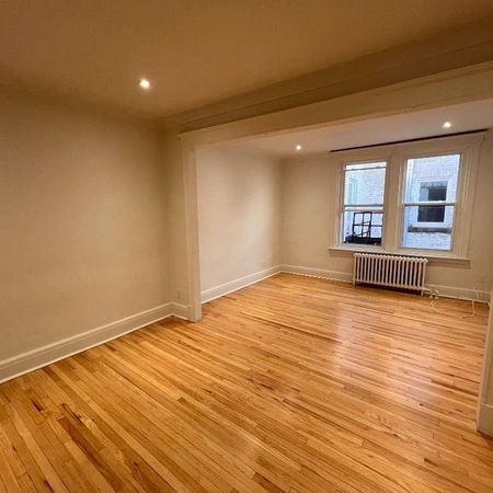 Renovated 3½ Apartments Available - A louer • For Rent - Photo 3