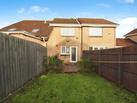 2 bedroom terraced house to rent - Photo 4