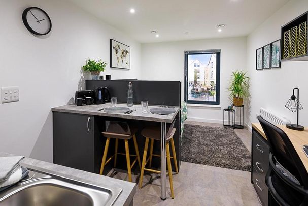 Studio to rent - Photo 1