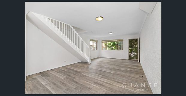 3 Bedroom Townhouse with pool in complex - Photo 1