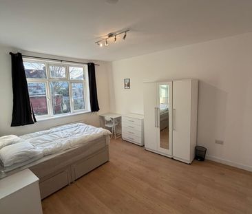 Room in a Shared House, North Circular Road, NW10 - Photo 4