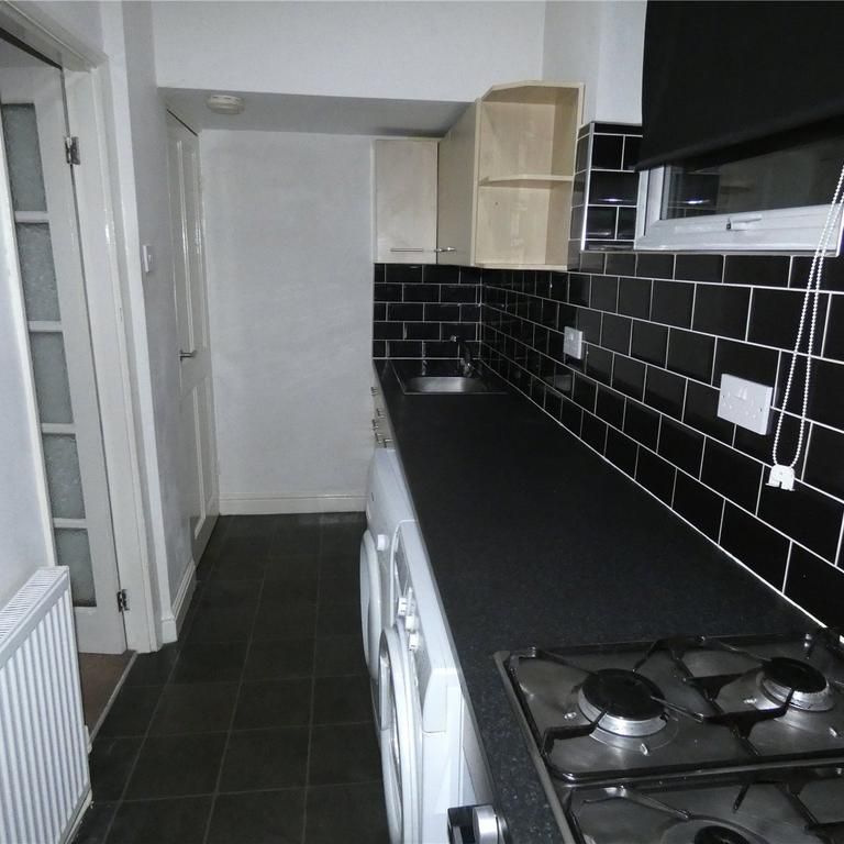 2 bedroom terraced house to rent - Photo 1