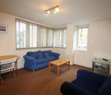 The Skyline Plaza Building, Aldgate East - Photo 2