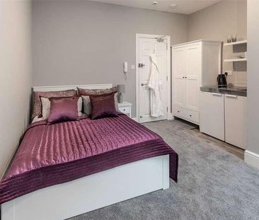 Flat B, St. Michaels Road, Aldershot, Hampshire, GU12 - Photo 1