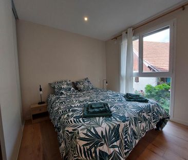 Opportunité : Appartement T4BIS , état neuf, meublé à 2 pas du lac - Photo 1