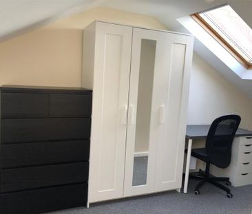 1 bedroom in a house share to rent - Photo 5