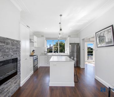 Beautifully Renovated Home - Photo 5