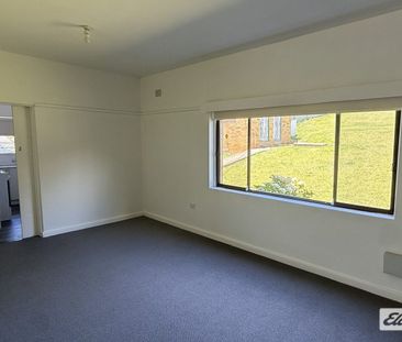 Freshly Renovated Two-Bedroom property – Prime Wollongong Location! - Photo 1