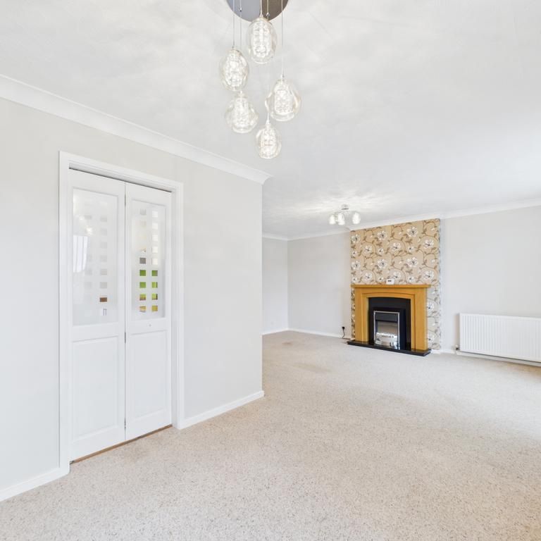 2 bedroom detached bungalow to rent - Photo 1