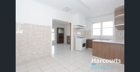 Charming 3-Bedroom Home in Thomastown - Photo 5