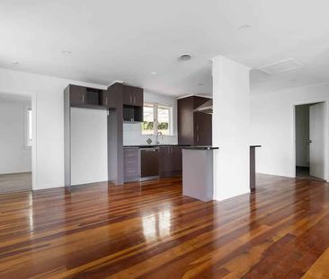 Coastal Charm & Freshly Renovated Space - Photo 1