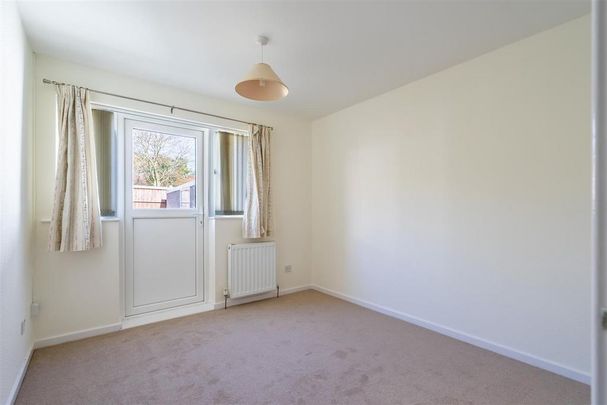 2 bedroom bungalow to rent - Photo 1