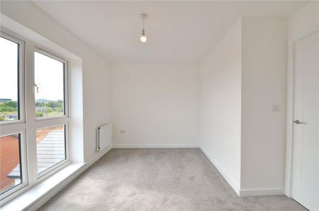 5 bedroom semi-detached house to rent - Photo 2